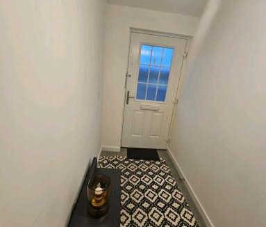 Nitshill House | Darnley southside room in a private home 61 Leggastston Road