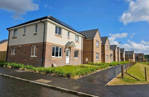 Nitshill House | Darnley southside room in a private home 61 Leggastston Road
