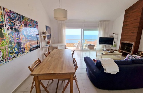 Sant Feliu de Guixols Villa | DAWN OVER THE BAY IN SANT FELIU