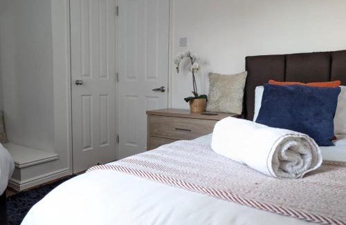 Rossington House | Dean House 2 BR-Free parking-Work stays-Fully Equipped-SLEEPS 5
