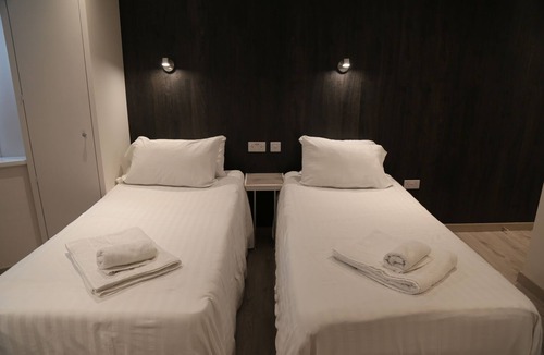 Brunel Bed & Breakfast | Debden Guest House