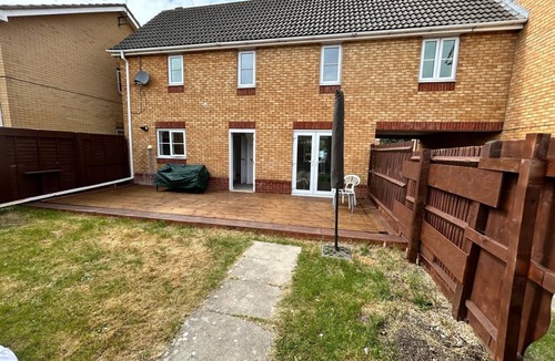 Luton House | Delight ensuite double bedroom Ensuite