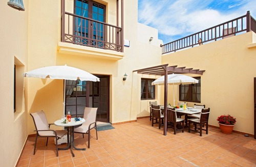 Costa Teguise Villa | Delightful Costa Teguise Villa | 4 Bedrooms | Large Private Pool | Villa Ellen