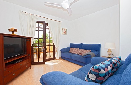 Costa Teguise Villa | Delightful Costa Teguise Villa | 4 Bedrooms | Large Private Pool | Villa Ellen