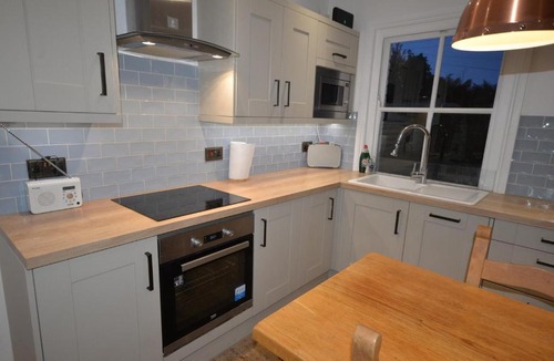 Sandwich Apartment | Delightful Cottage in Sandwich - One Bedroom