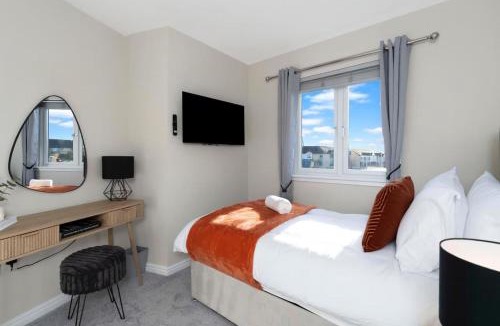 Dunfermline House | Deluxe 3 Bed House, Dunfermline