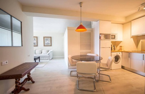 Justicia Apartment | Deluxe Apartment Colon Suites II