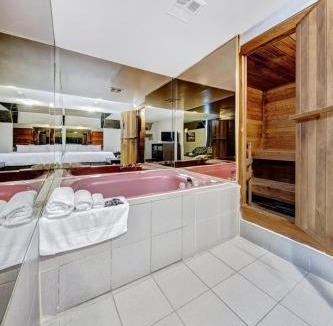 Islington - City Centre West Hotel | Deluxe Inn