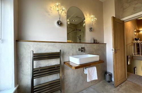 Hull House | Deluxe Stays @ Libra Spaces