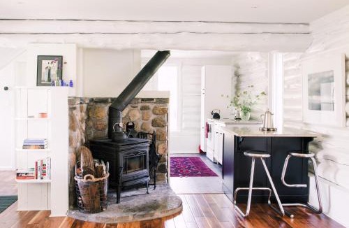 Milford House | Demilune Lodge - Serene cabin with hot tub ST-2022-0044
