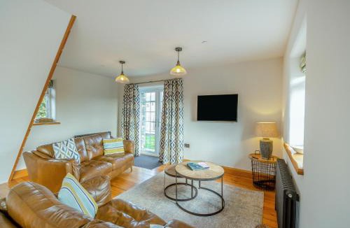 Rhyd-y-clafdy House | Deri Cottage