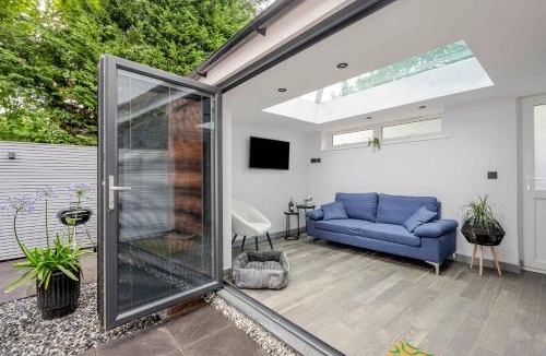 Ashbocking House | Detached House in Quiet Village - Pets Allowed