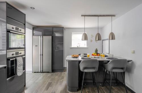 Ashbocking House | Detached House in Quiet Village - Pets Allowed