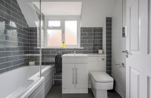 Ashbocking House | Detached House in Quiet Village - Pets Allowed