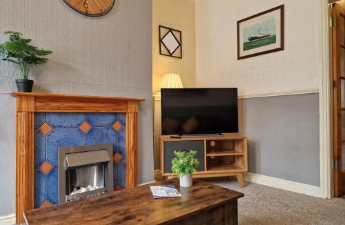 Hull House | Devon St - Cozy home, Free easy parking!