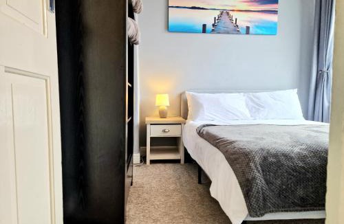 Hull House | Devon St - Cozy home, Free easy parking!