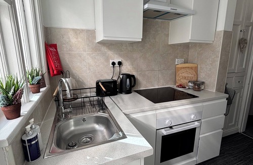 Doncaster House | Discounts/Family Contractors/FastWIFI FreeParking