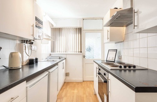 Doncaster House | Double Bedroom in Budget Friendly Shared House