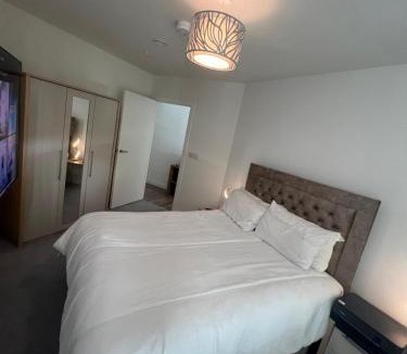 Canning Town Apartment | Double Room in Central London