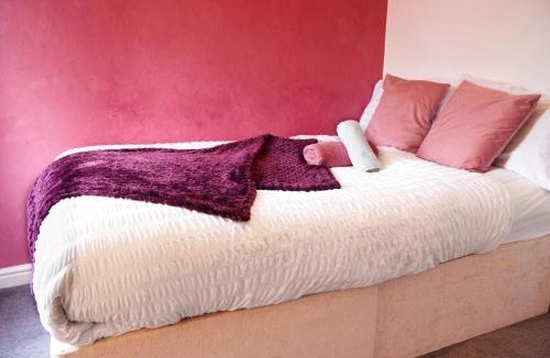 Wolverhampton House | Double Room in Wolverhampton city centre