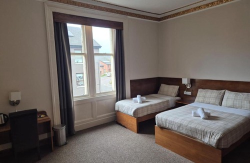 Clydebank Hotel | Douglas Hotel