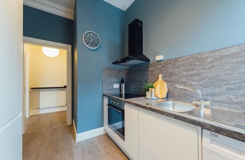 Dalavich Apartment | Douglas Street · Simply Stunning Stylish Stirling Apartment