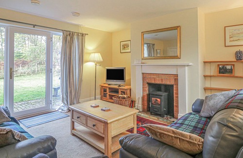 Strathpeffer House | DOWER HOUSE, pet friendly, character holiday cottage in Strathpeffer
