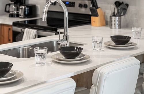 Connaught Apartment | Downtown Calgary Gem W/Tower Views!