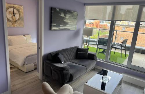 St. Lawrence Apartment | Downtown Luxury Condo Gym & Parking