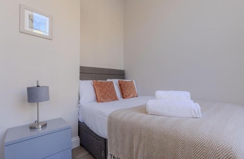 West End Apartment | Dragon Suites - Edinburgh City Centre 2 Bed Apartment