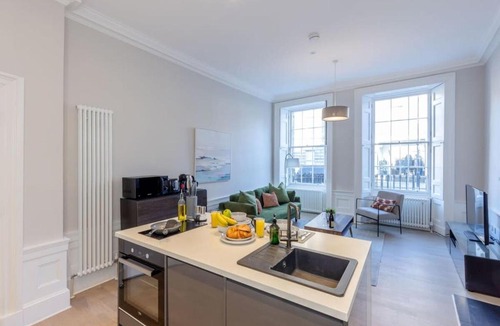 West End Apartment | Dragon Suites - Edinburgh City Centre 1 Bed Apartment