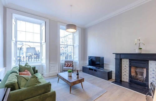 West End Apartment | Dragon Suites - Edinburgh City Centre 1 Bed Apartment