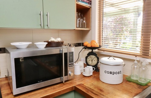 Grovetown Bed & Breakfast | Dragonflycottage, Fully equiped 2 bathrooms, kitchen, 4 bedrooms st
