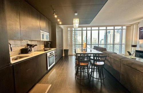 CityPlace Apartment | Dreamspace 3 Bdrms with 1 Parking