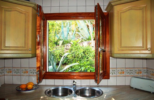 Capdepera Ski Chalet | Dreamy chalet under palm trees, sea view, private pool, near bay