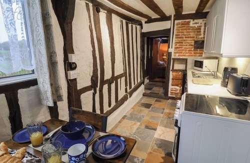 Diss Cottage | DRIFTWAY STABLES RETREAT, with open fire in Diss