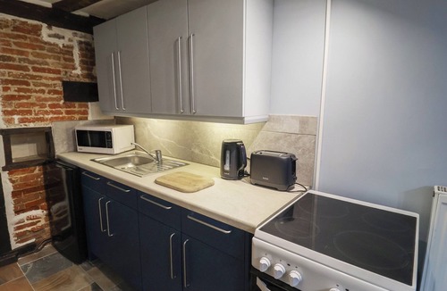 Diss Cottage | DRIFTWAY STABLES RETREAT, with open fire in Diss