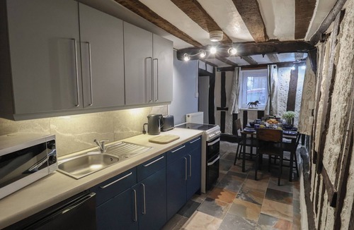 Diss Cottage | DRIFTWAY STABLES RETREAT, with open fire in Diss