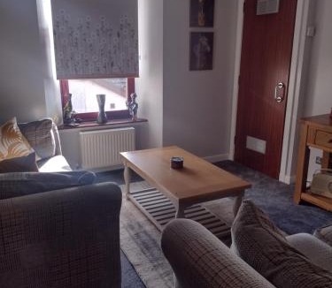 Largs House | DRIFTWOOD coastal holiday flat - newly refurbished with 2 bedrooms