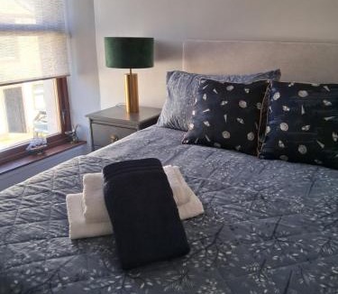 Largs House | DRIFTWOOD coastal holiday flat - newly refurbished with 2 bedrooms