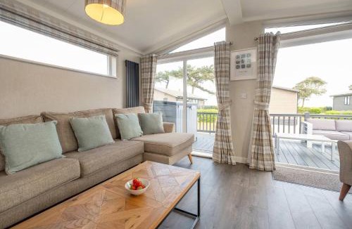 Leiston House | Driftwood Lodge, Sizewell - Adults only property - Aldeburgh Coastal Cottages