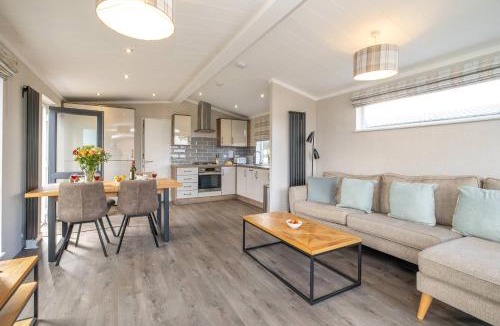 Leiston House | Driftwood Lodge, Sizewell - Adults only property - Aldeburgh Coastal Cottages