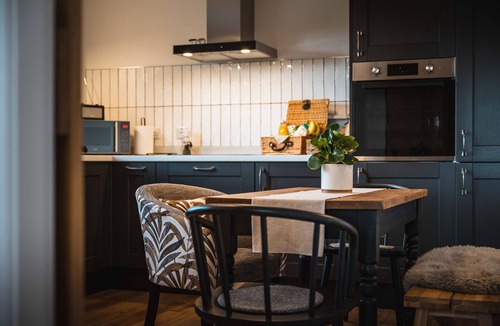 Wick Cottage | Drumdry - a rural that sleeps 4 guests in 2 bedrooms