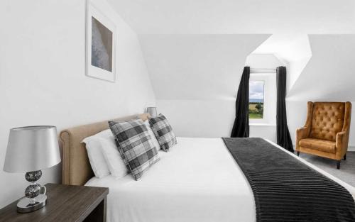 Rothesay House | Dunallan Farm Cottage with Optional Hot Tub & Stunning Views