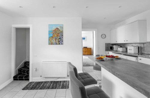 Rothesay House | Dunallan Farm Cottage with Optional Hot Tub & Stunning Views