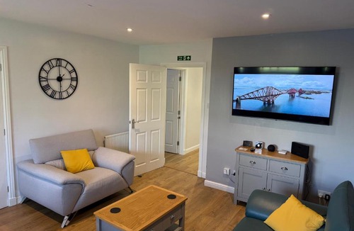 Duloch Apartment | Dunfermline Flat fully furnished