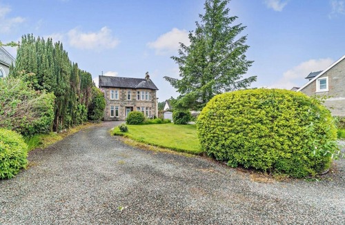 Kilmun Villa | Dunoon - Sleeps 17 - Group Retreat with Parking