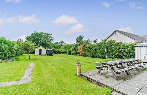 Kilmun Villa | Dunoon - Sleeps 17 - Group Retreat with Parking