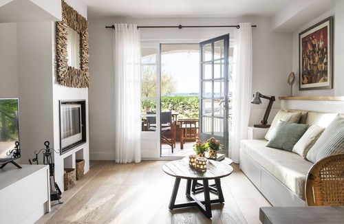 Llanca Apartment | Duplex Familial Avec 2 Chambres et 2 Salles de Bains, Avec Piscine Partagée