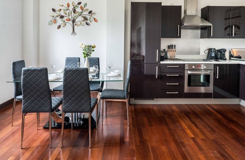 Becontree Apartment | Dwellers Delight Living Serviced 2 Bed Apartment - Dagenham/Greater London
